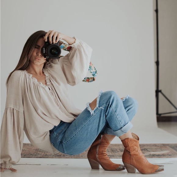 Wishlist Tops - SOLD NWT Romantic flowy long sleeved blouse